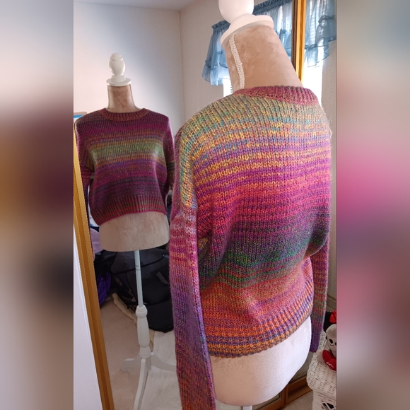 Kendall & Kylie~Colorful Cropped Knit Crew Neck Oversized Sweater - Picture 9 of 15
